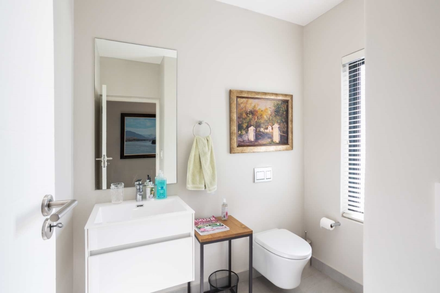 To Let 4 Bedroom Property for Rent in Val De Vie Estate Western Cape